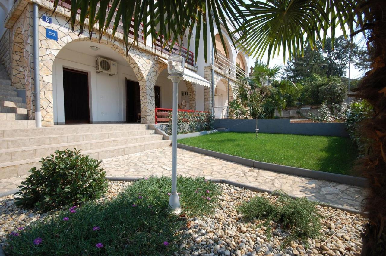 Apartment Ivan By El-Pi Tours Malinska Exterior foto
